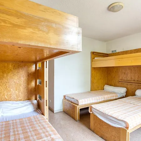 De Saint-raphael Hostel *