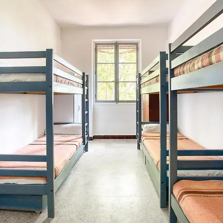 De Saint-raphael Hostel *